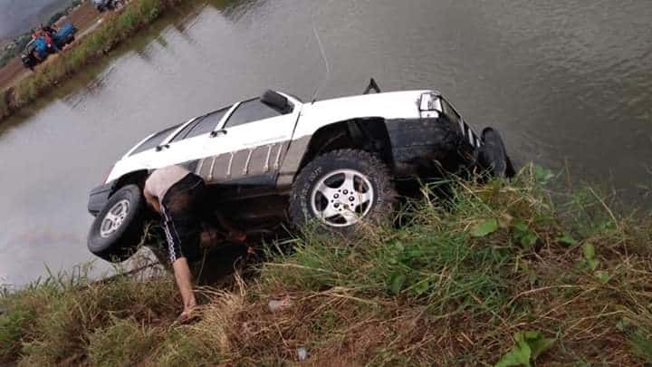 Pareja de policías mueren en canalazo en San Miguel... - Sinaloahoy