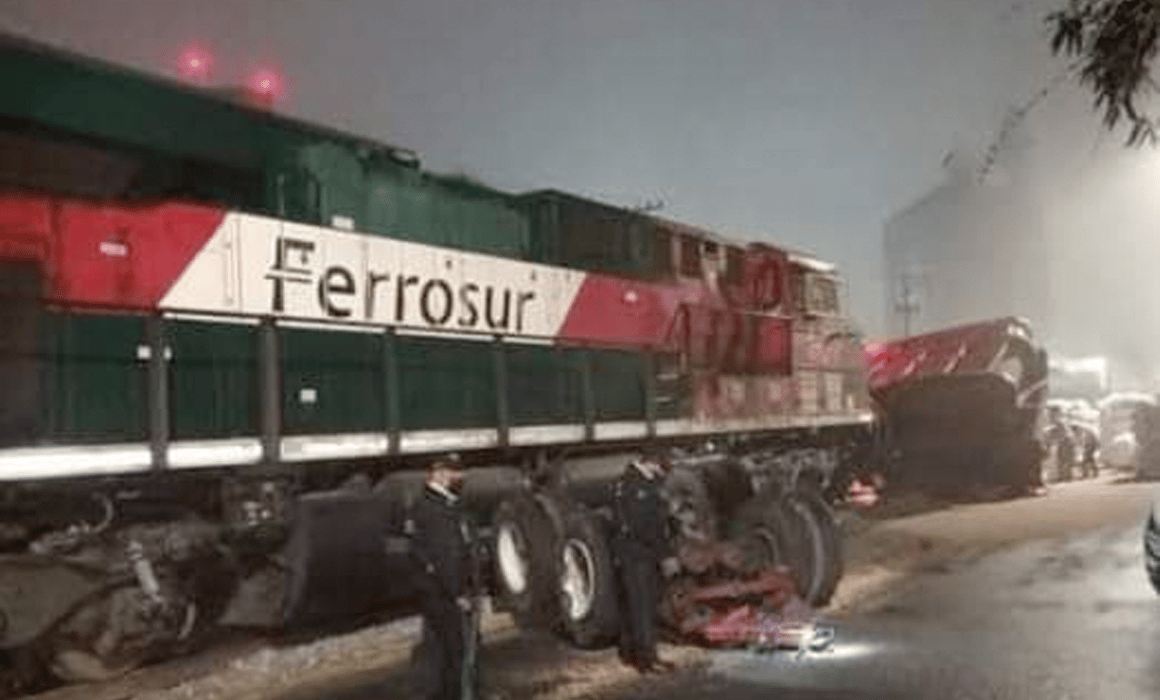 agentes de policía, arrollado por el tren
