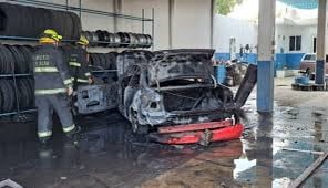 Culiacán, incendio, taller de carrocería