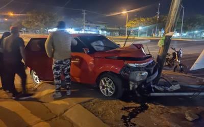 accidente, luminaria, Mazatlán