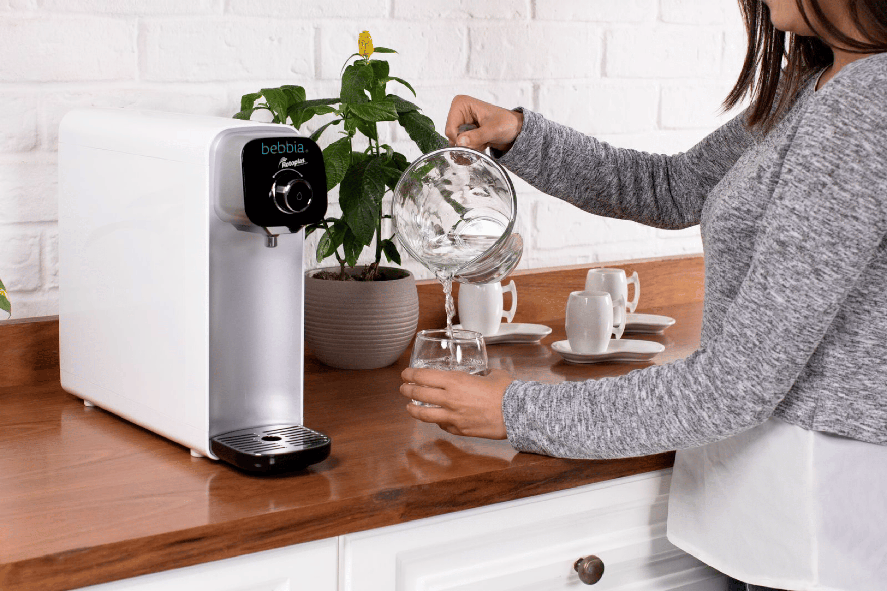 Aprende porque tomar agua embotellada no siempre es la mejor opción