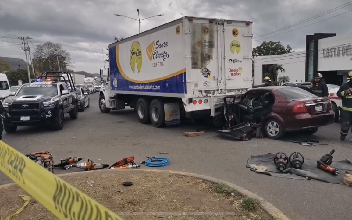 accidente, Choque Culiacán, mujer prensada