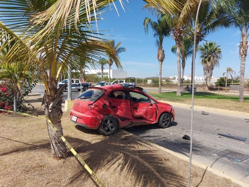 Mujer prensada Mazatlán