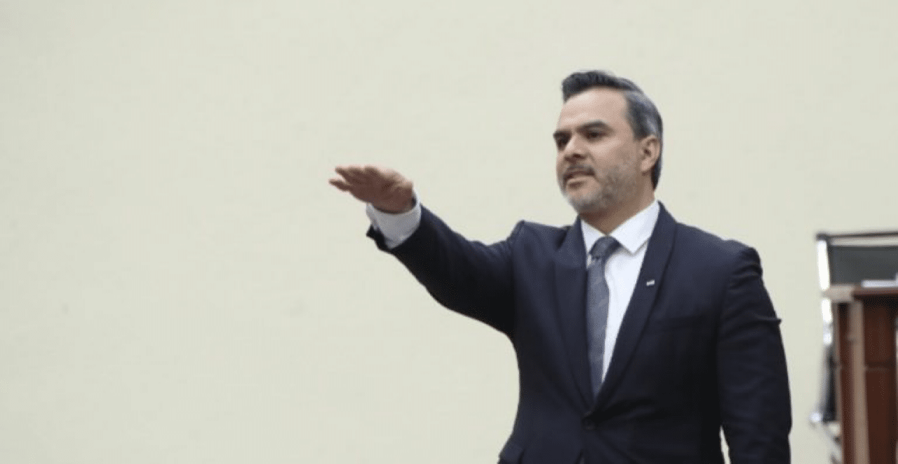 INE, Roberto Cardiel