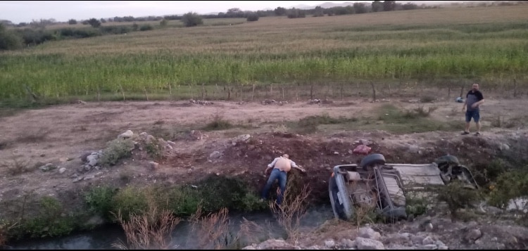Canalazo, Mazatlán, Siqueros