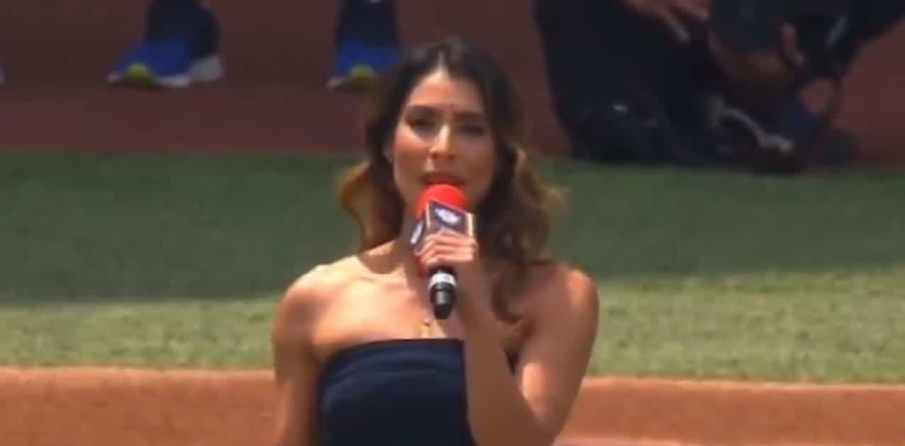 Himno Nacional, María León