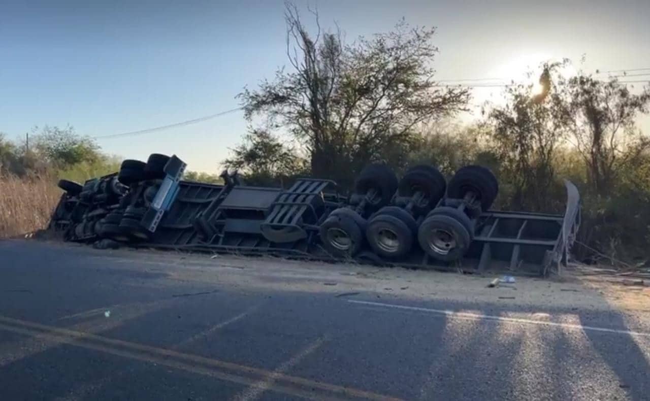 abejas, Guamúchil, Volcadura