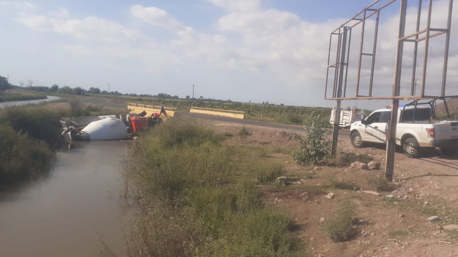 accidente, ahome, canal, revolvedora