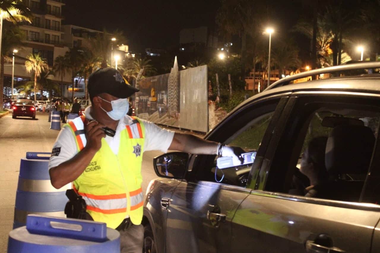alcoholimetro, barandilla, Mazatlán
