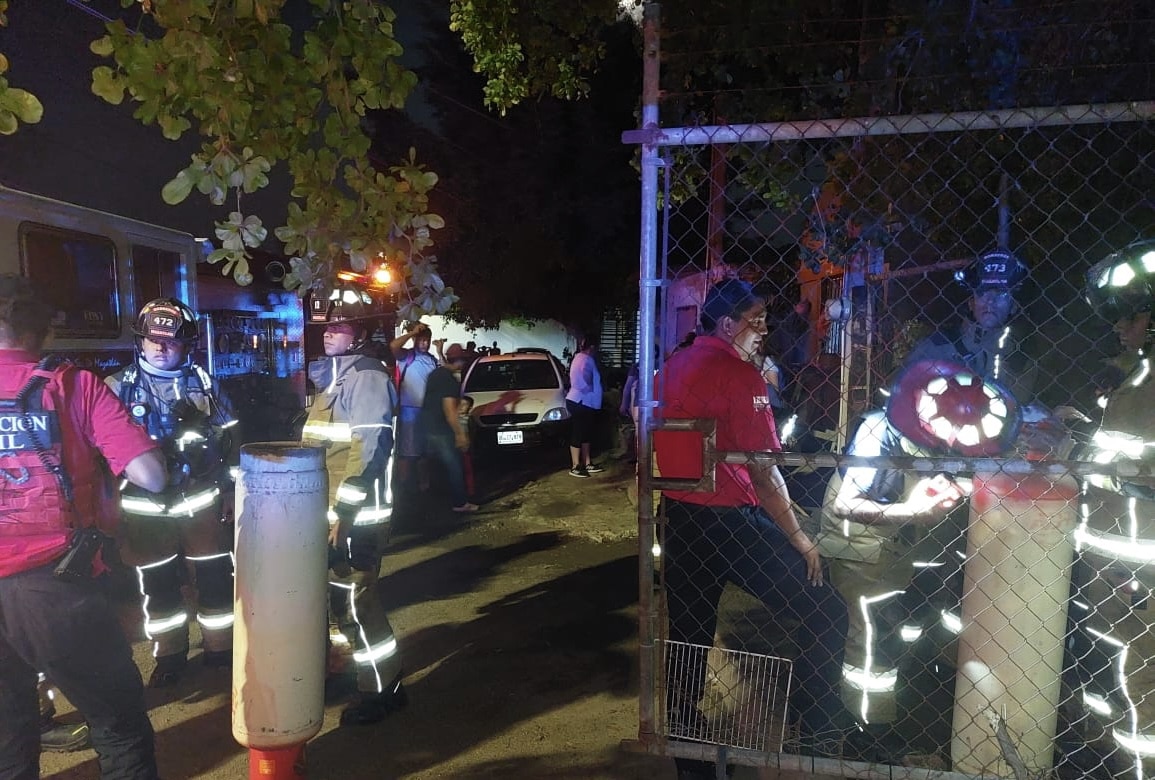 Explosión, grietas, Mazatlán