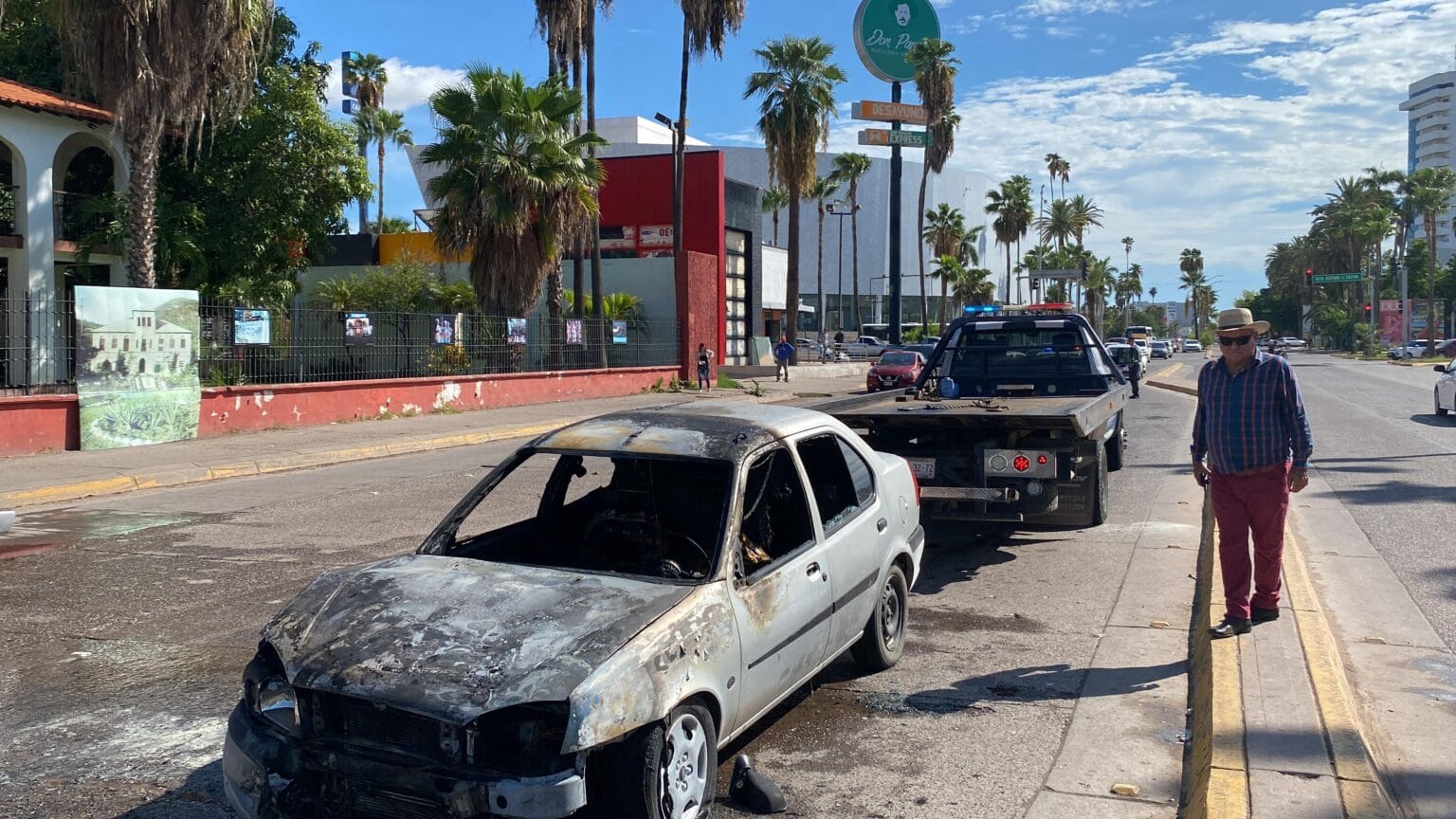 centro comercial, incendio, Los Mochis, vehículo