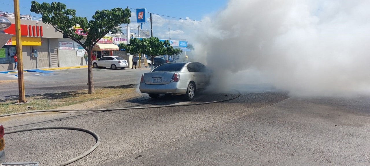 Culiacán, incendio, vehículo