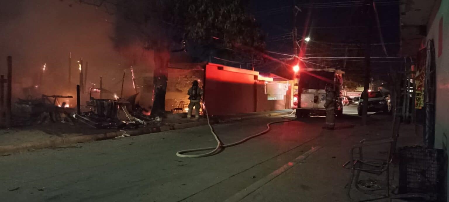 daños materiales, incendio, Los Mochis