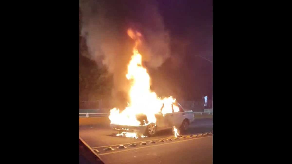Culiacán, incendio, vehículo
