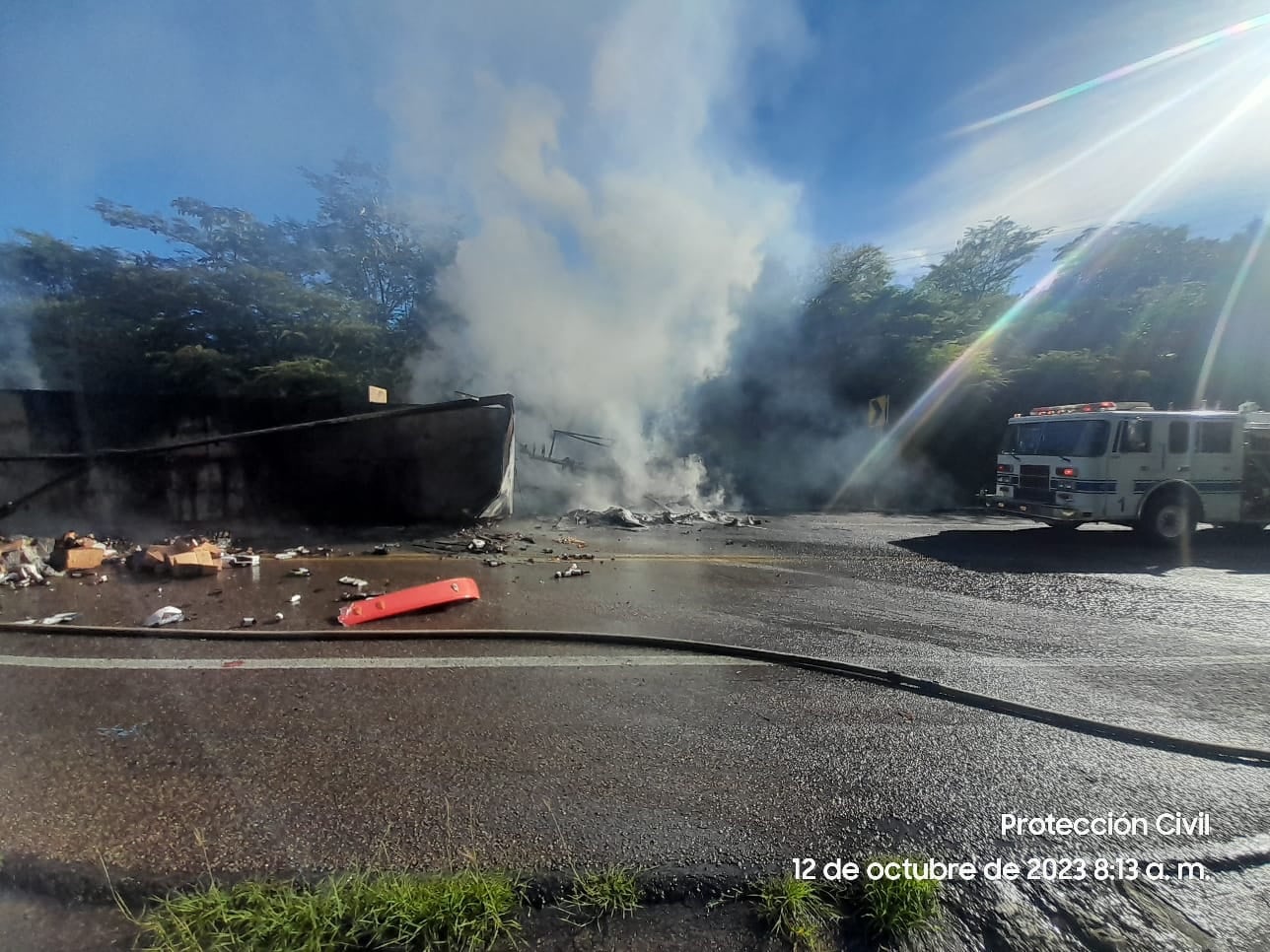 accidente, incendio, Mazatlán, Tráiler, Volcadura