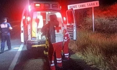 Guamúchil, maestra, salida de camino