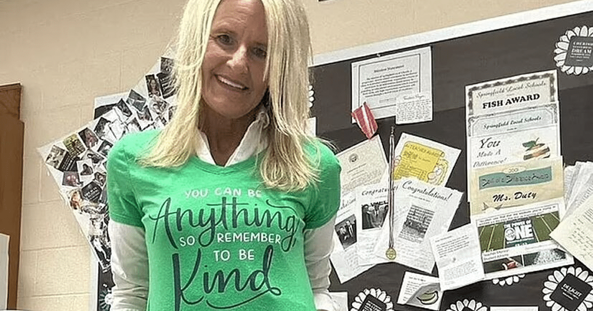 controversia, maestra, renuncia