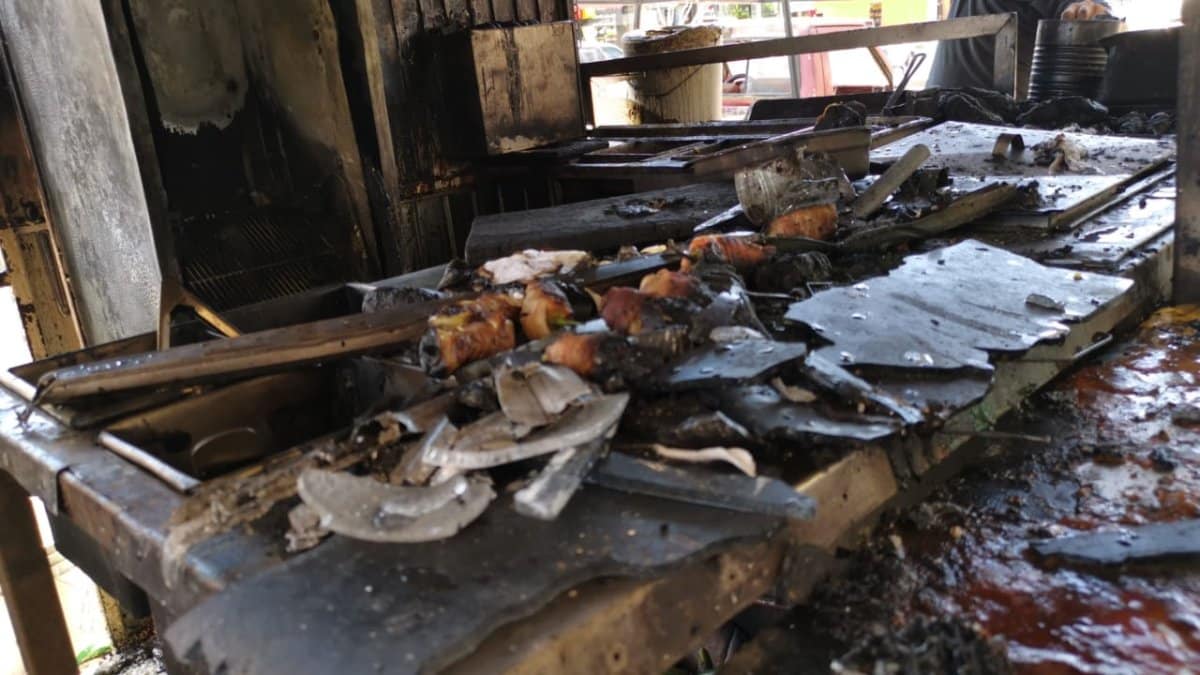 Hot dogs, incendio, Los Mochis