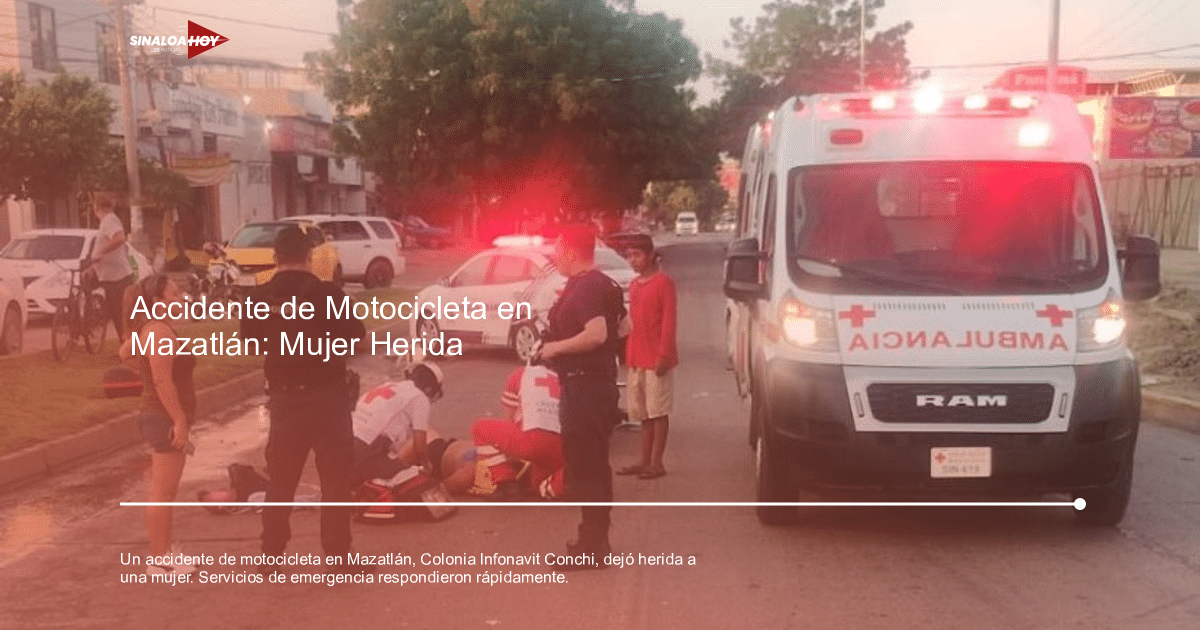 Escena de emergencia en Mazatlán con ambulancia y personal médico atendiendo a una mujer herida tras accidente de motocicleta.