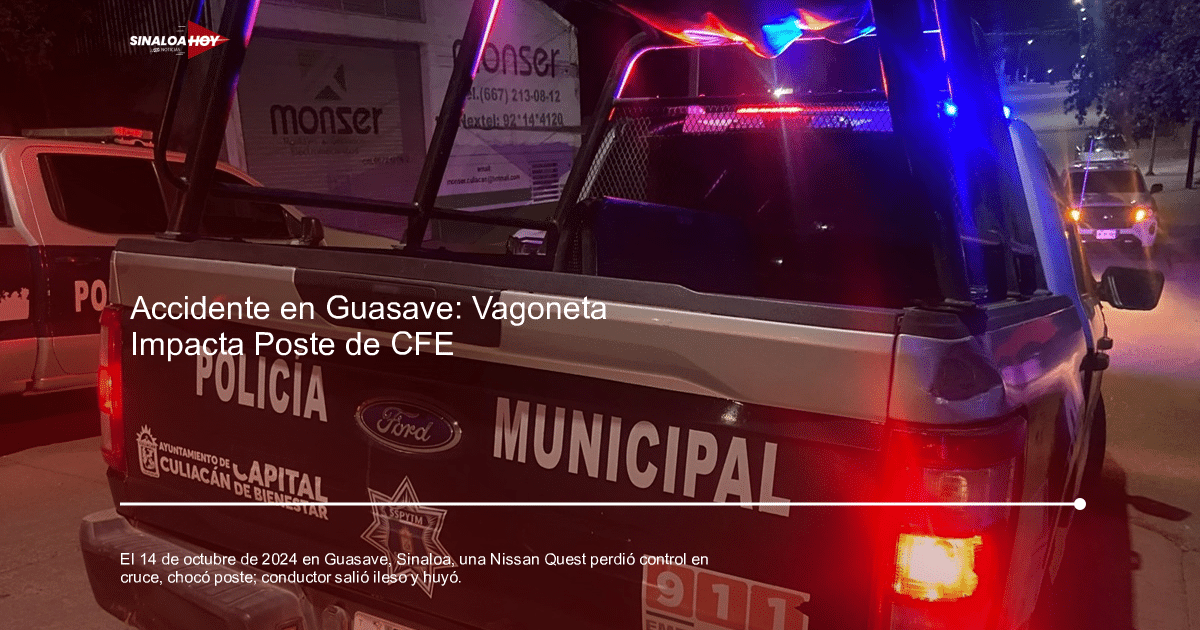 Camioneta de Policía Municipal de Culiacán con luces intermitentes encendidas por la noche.