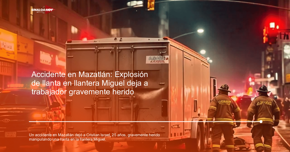 Camión de bomberos y bomberos en acción durante la noche en Villa Unión, Mazatlán.