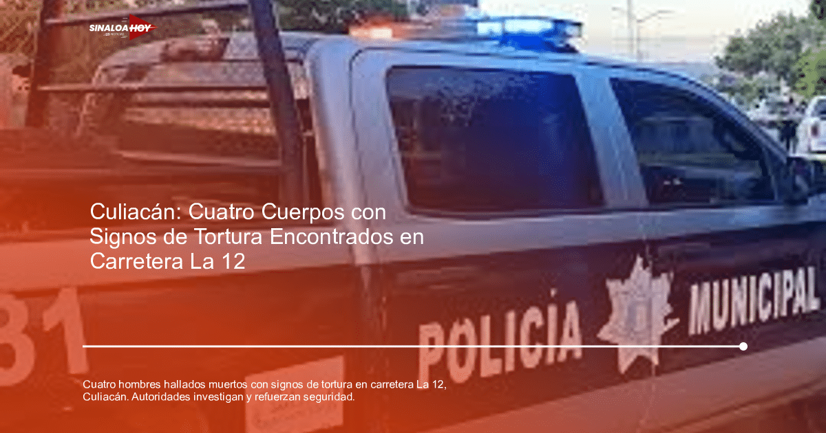 Camioneta de policía municipal con luces encendidas en Culiacán, relacionada con un hallazgo de cuerpos en la carretera.