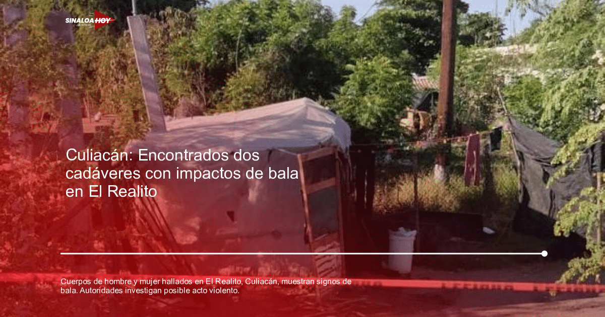 Estructura improvisada en Culiacán con cinta roja de seguridad y vegetación circundante.