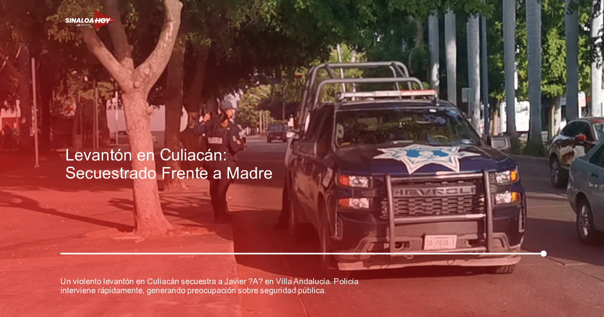 Patrulla de policía negra con oficial en actividad en Culiacán