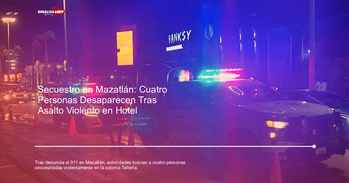 Operativo policial nocturno en Mazatlán con vehículos de policía y agentes en acción.