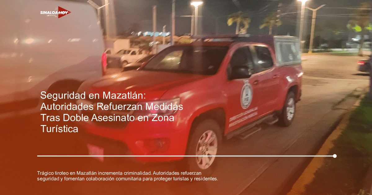 Camioneta roja estacionada de noche en Mazatlán, con logo institucional visible.