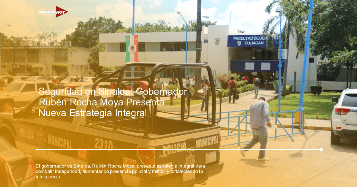 Vehículo policial frente a la Facultad de Derecho en Culiacán, Sinaloa, con personas caminando y banderas ondeando.