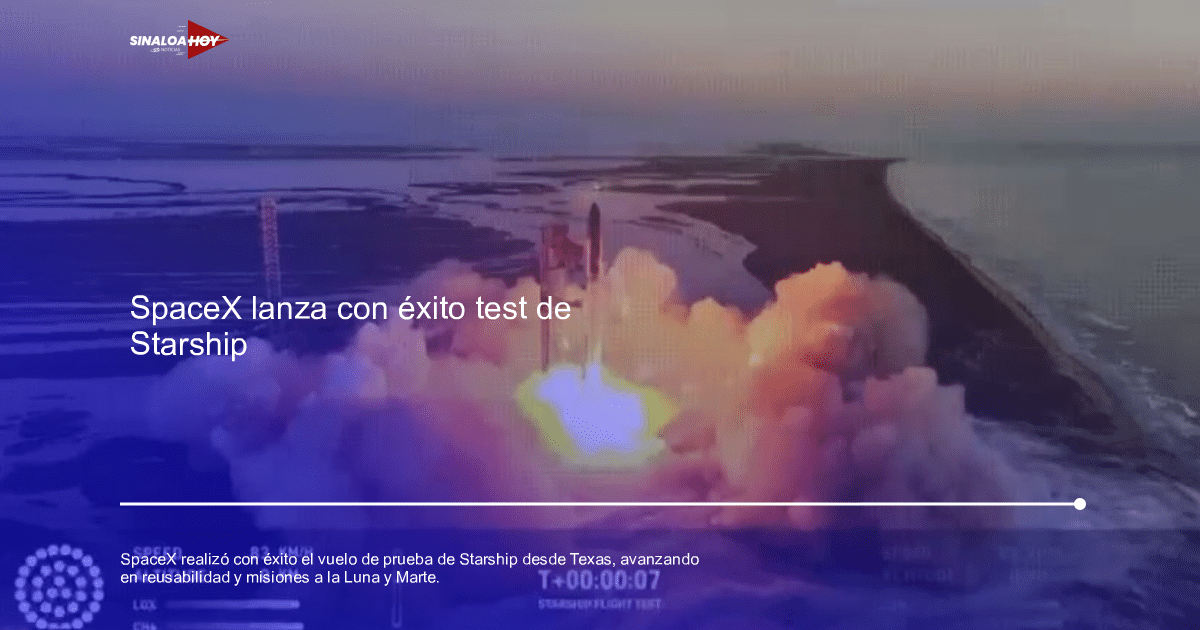 Lanzamiento del cohete Starship de SpaceX desde Starbase, Texas, con llamas y humo en la plataforma de lanzamiento.