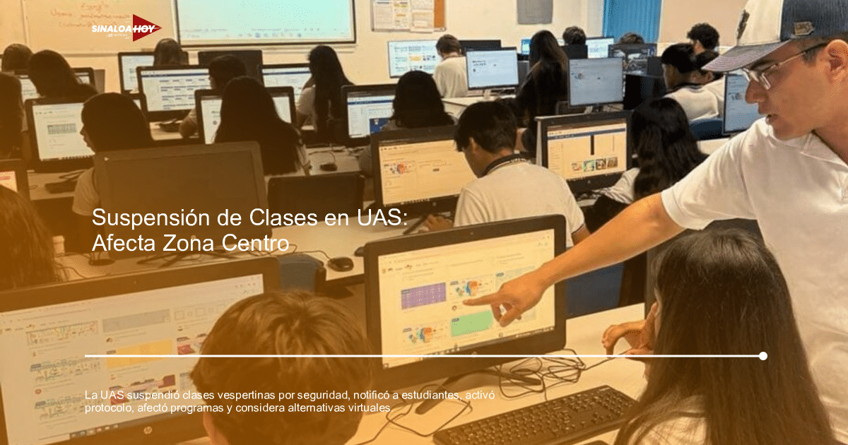 Estudiantes de la UAS en aula tecnológica con maestro dando instrucciones