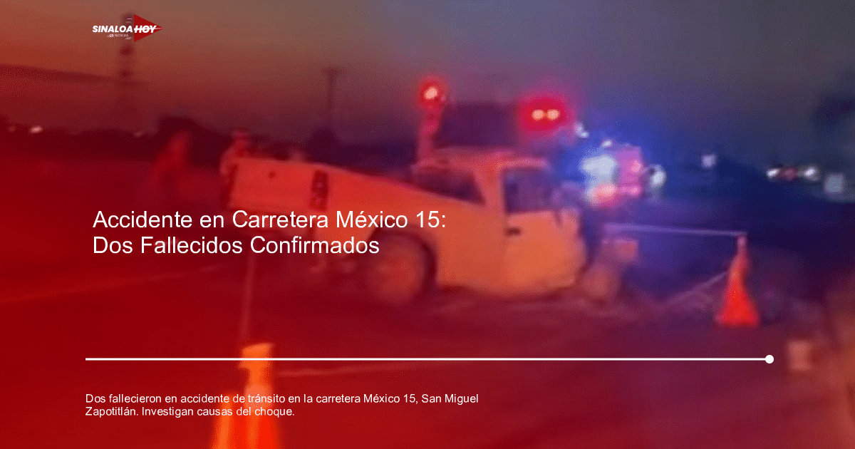 Camioneta blanca accidentada en carretera con luces de emergencia y conos de señalización.