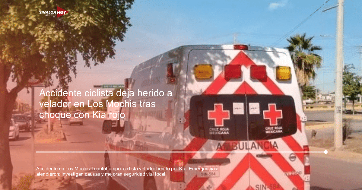 Ambulancia de la Cruz Roja Mexicana en la carretera Los Mochis-Topolobampo
