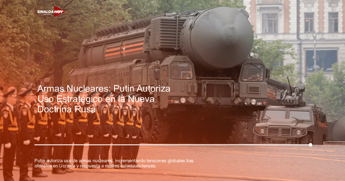 Soldados en formación frente a un lanzador de misiles durante un desfile militar, con árboles y edificios al fondo.