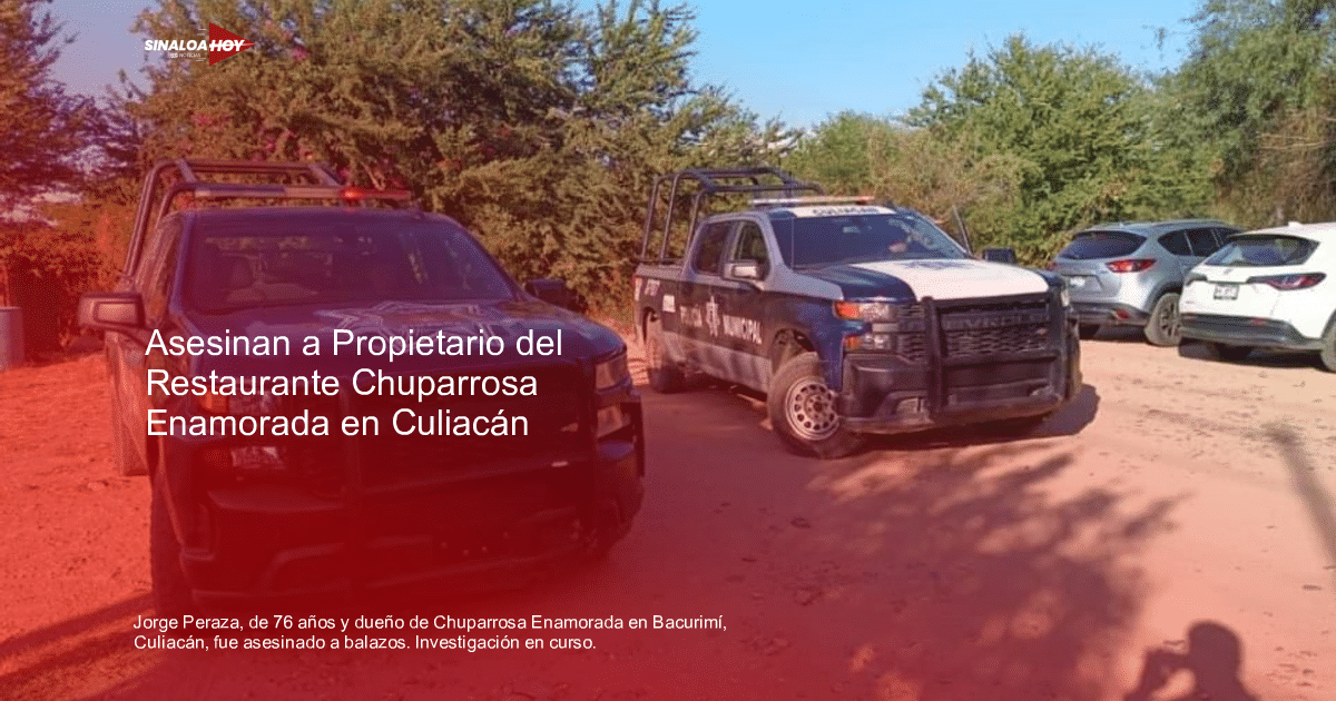 Dos patrullas estacionadas en Bacurimí, Culiacán, tras el asesinato de Jorge Peraza.