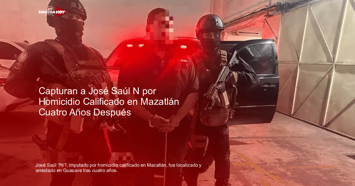 Detención de José Saúl “N” por homicidio en Mazatlán, escoltado por policías armados.