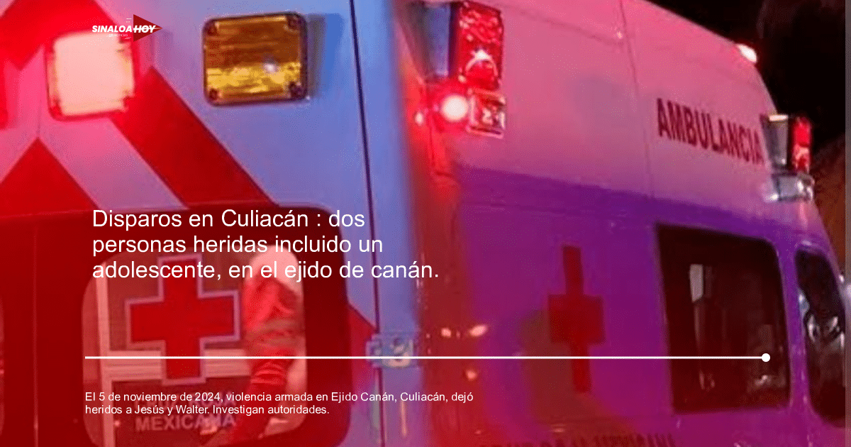 Ambulancia de la Cruz Roja Mexicana con luces de emergencia encendidas, relacionada con un incidente de violencia armada en Culiacán.