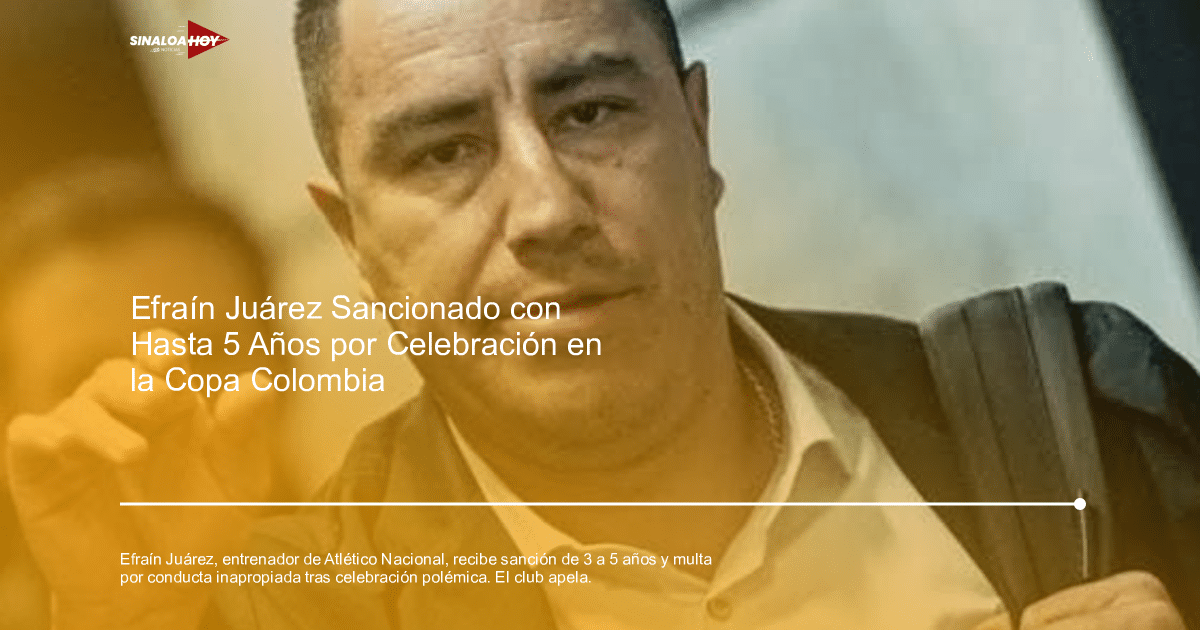 Efraín Juárez, entrenador del Atlético Nacional, durante un partido de fútbol.