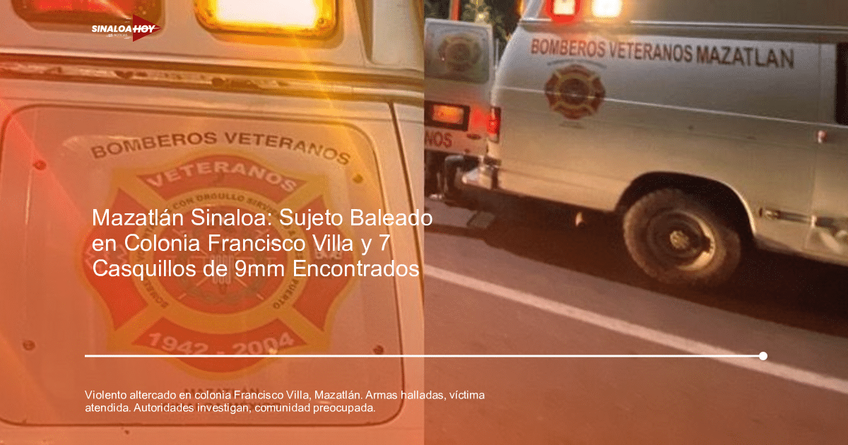 Furgoneta de Bomberos Veteranos con luces encendidas en Mazatlán, Sinaloa.