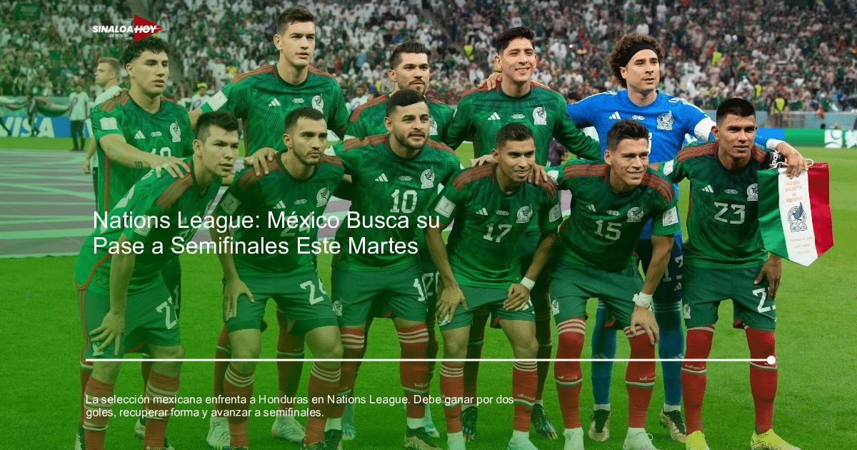 Equipo de fútbol mexicano posando en el campo con uniformes verdes y detalles rojos, portero en azul, y espectadores al fondo.