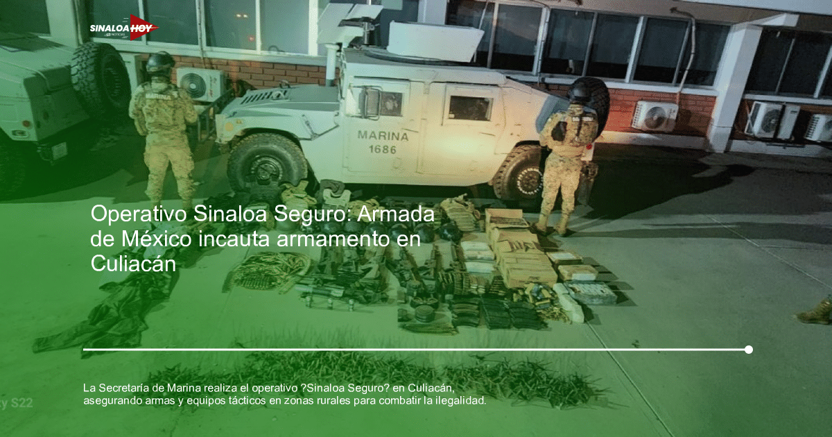 Soldados de la Marina junto a un Humvee durante el operativo 'Sinaloa Seguro' en Culiacán, con equipo y armamento confiscado en el suelo.