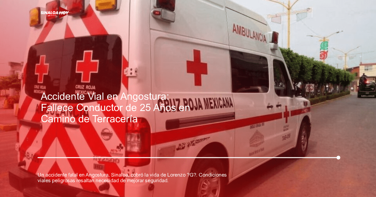 Ambulancia de la Cruz Roja Mexicana estacionada en una calle, con decoración blanca y franjas rojas.