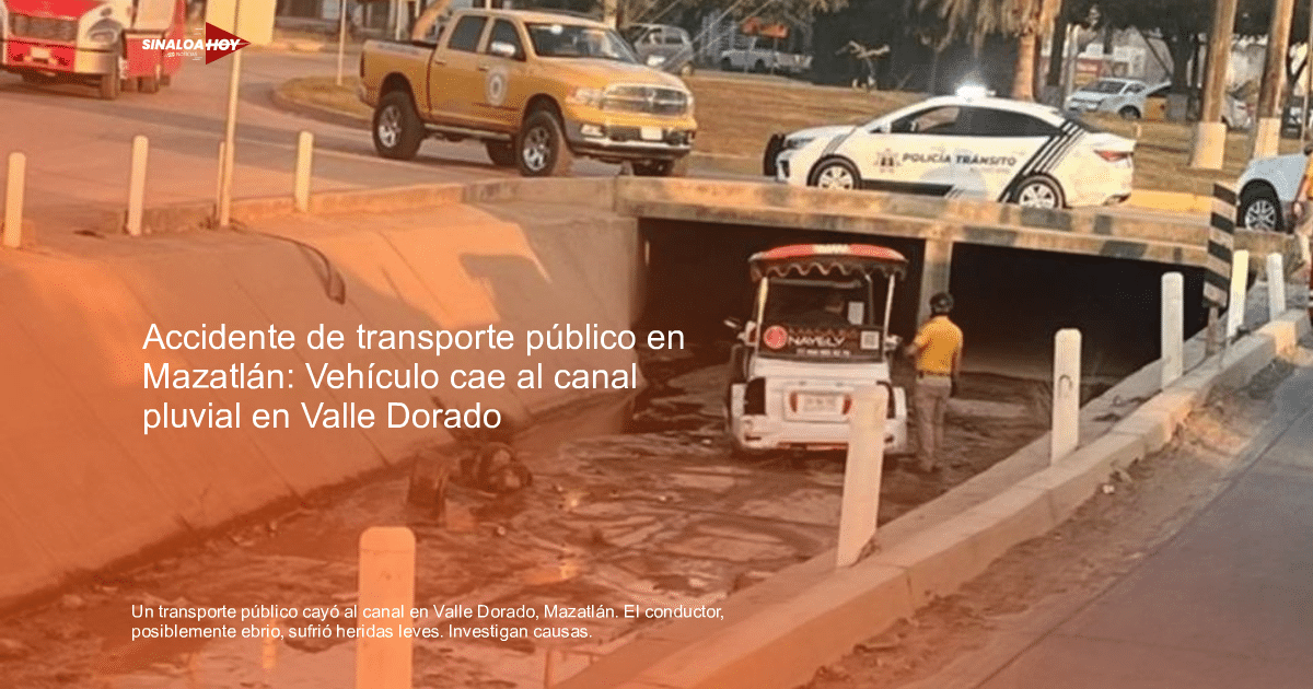 Taxi de tres ruedas en canal pluvial tras accidente en Mazatlán