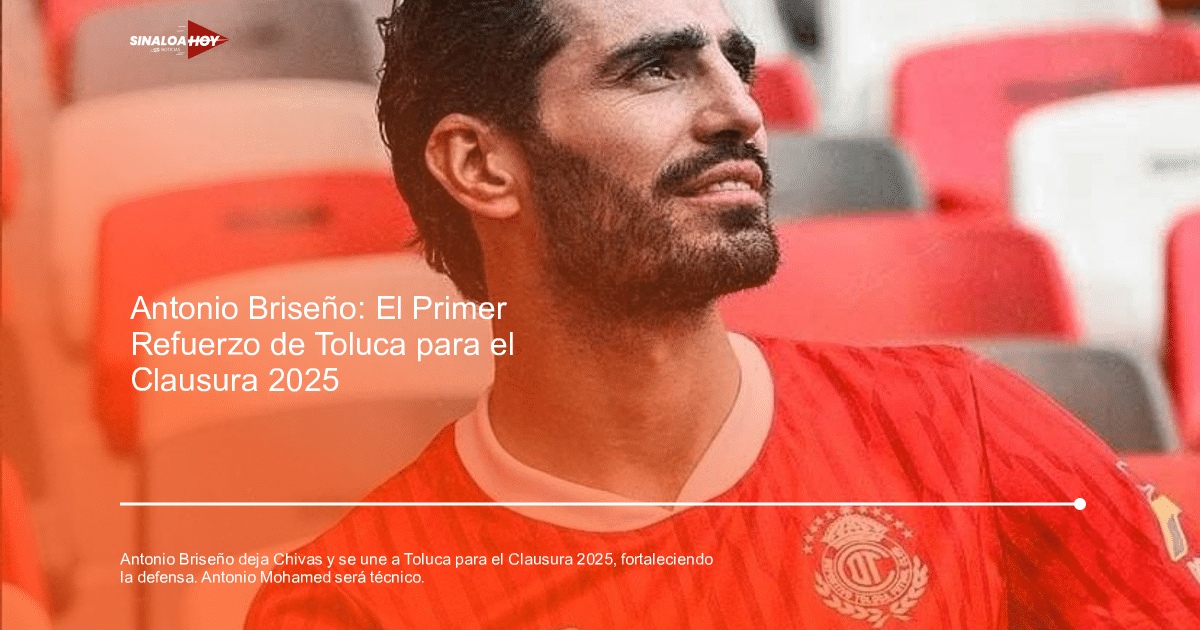 Antonio 'Pollo' Briseño con camiseta roja en el estadio del Toluca