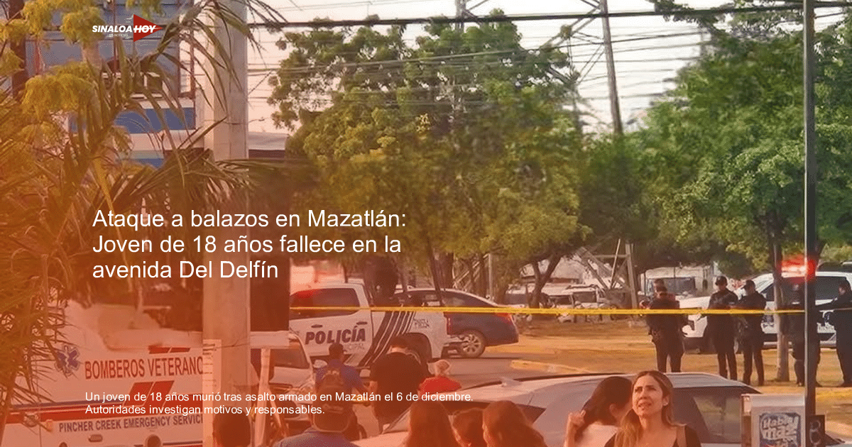 Vehículos de policía y camión de bomberos en escena de emergencia en Mazatlán tras asalto armado.
