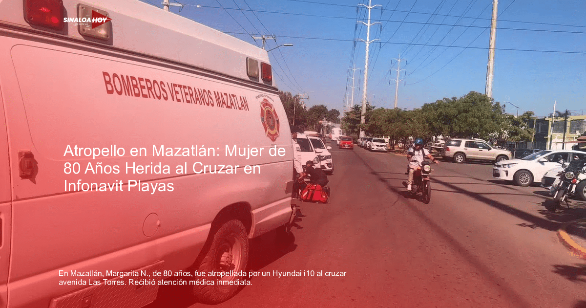 Ambulancia de Bomberos Veteranos Mazatlán en carretera urbana tras accidente