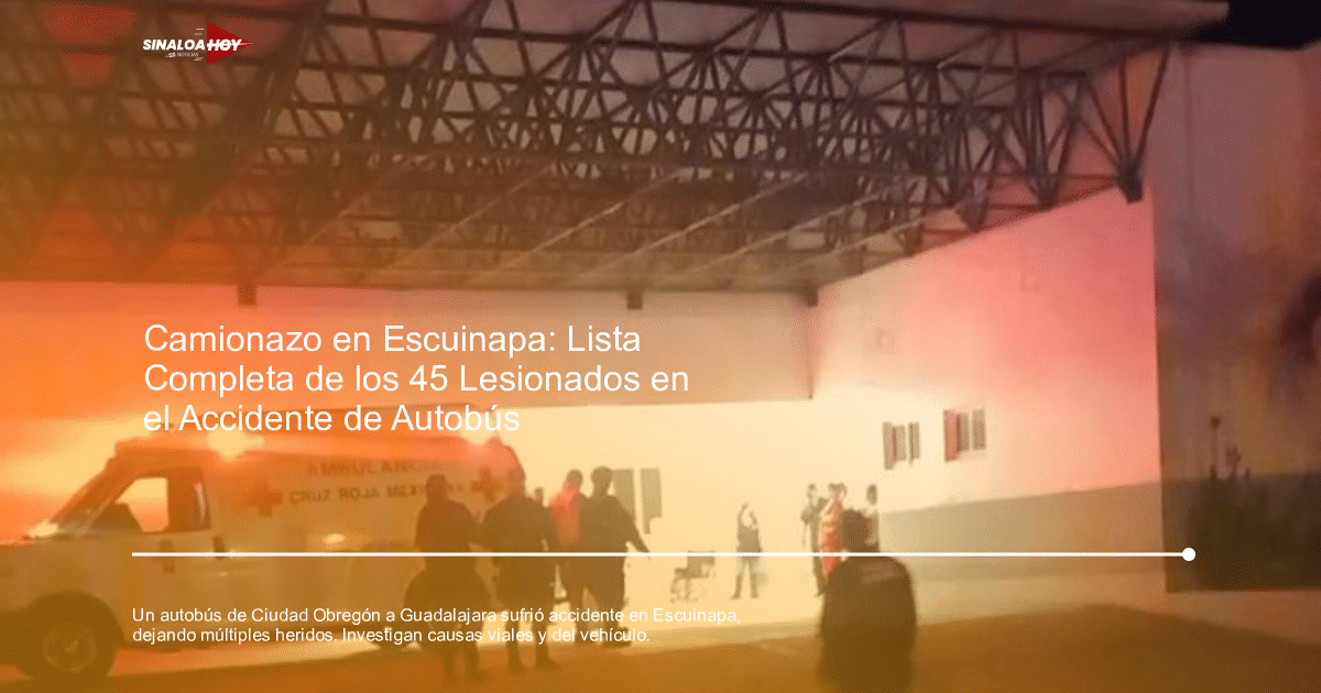 Ambulancia con luces intermitentes en centro de emergencias tras accidente de autobús en Escuinapa