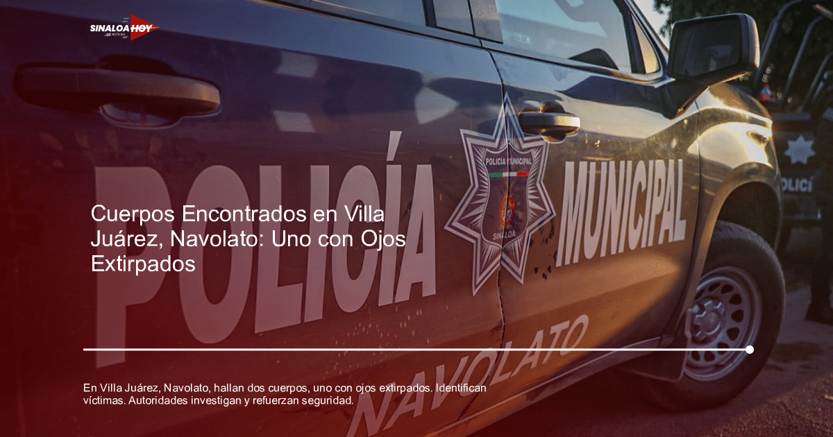 Vehículo de la Policía Municipal de Navolato estacionado al aire libre, vinculado a un caso de hallazgo de cadáveres en Villa Juárez.